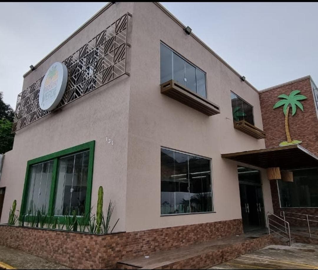 Fachada reformada da unidade do Parque 10, pronta para operar